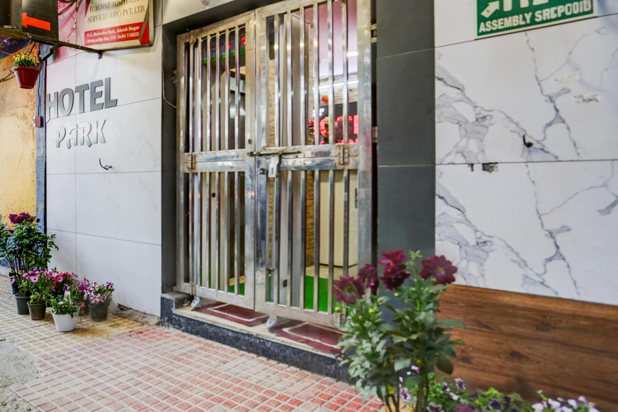 فندق أو واي أو 62660 بإطلالة على المتنزه دلهي المظهر الخارجي الصورة